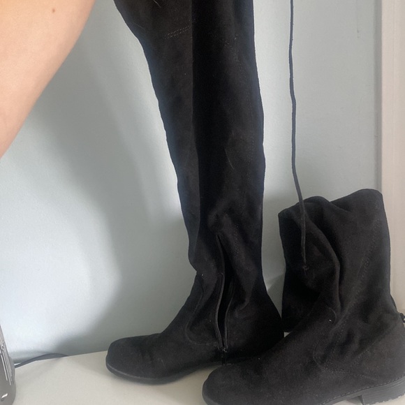 Black Knee-High Suede Boots - Picture 2 of 2